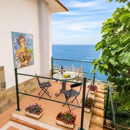 Fiore D'amalfi Terrace With Sea View And Garden Lägenhet *